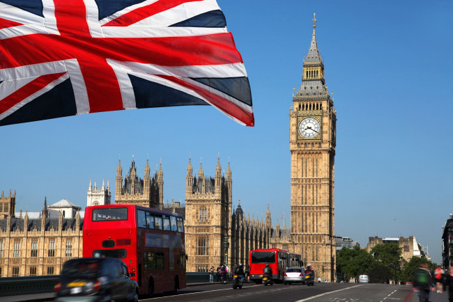 Обои картинки фото города, лондон , великобритания, британский, улица, флаг, часы, башня