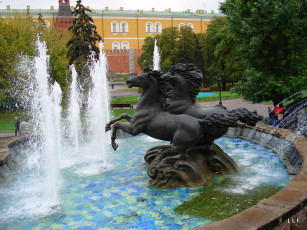 Картинка города фонтаны лошадь