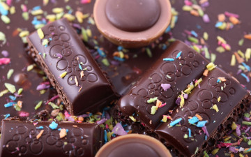 Картинка еда конфеты шоколад сладости узоры стружка пористый