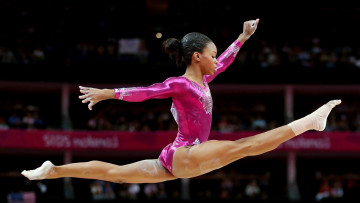 Картинка gabrielle douglas спорт гимнастика олимпиада выступление гимнастка