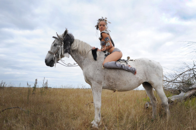Обои картинки фото -Unsort Блондинки, девушки, unsort, блондинки, индианка, лошадь