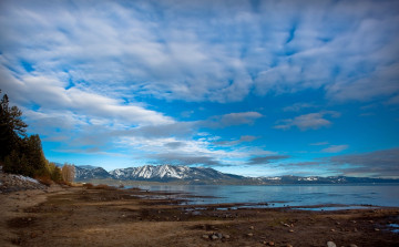 Картинка природа побережье озеро горы облака пейзаж