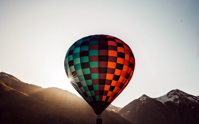 Обои картинки фото авиация, воздушные шары, горы, шар