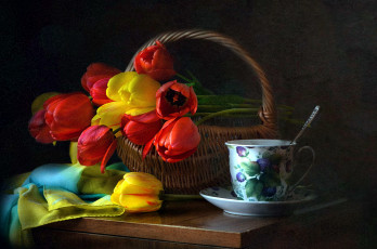 Картинка цветы тюльпаны корзинка шарф