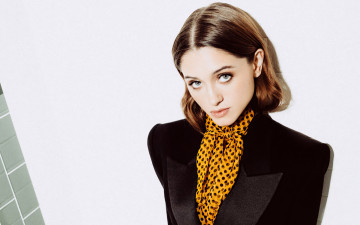 обоя девушки, natalia dyer, шатенка, жакет, шарф