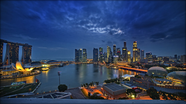 Обои картинки фото сингапур, города, мост, огни, река, дома, ночь