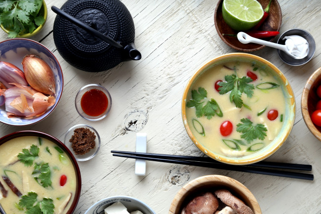 Обои картинки фото еда, первые, блюда, соус, шиитаке, крем-суп
