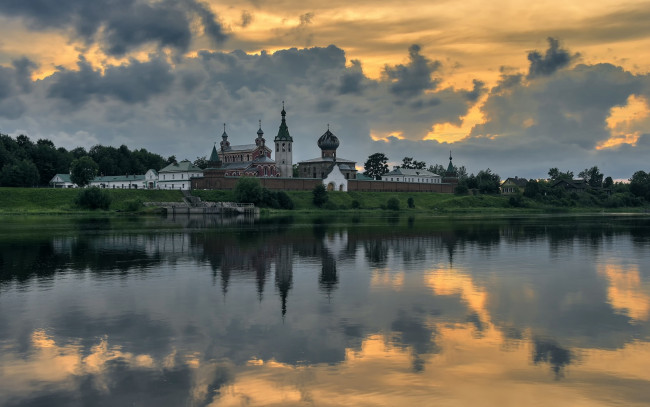 Обои картинки фото города, - православные церкви,  монастыри, река, лето, ленинградская, область, старая, ладога, вечер, монастырь