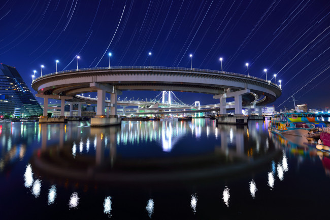 Обои картинки фото rainbow bridge at shibaura wharf,  tokyo, города, токио , Япония, огни, ночь, мост, река