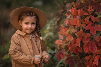 Картинка разное дети девочка шляпа коса дикий виноград