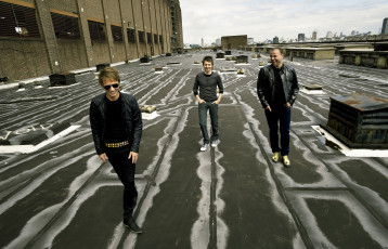 Картинка музыка muse рок-группа музыканты крыша
