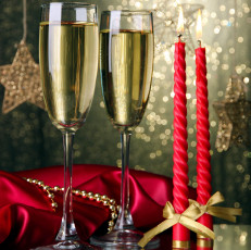 Картинка праздничные угощения свечи шампанское бокалы