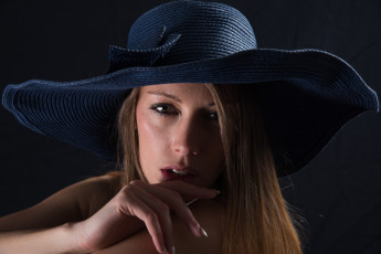 Картинка -Unsort+Лица+Портреты девушки unsort лица портреты девушка шляпа взгляд жест