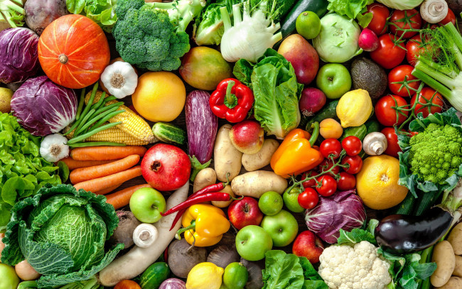 Обои картинки фото еда, фрукты и овощи вместе, картошка, баклажаны, романеско, морковь, яблоки, лимоны