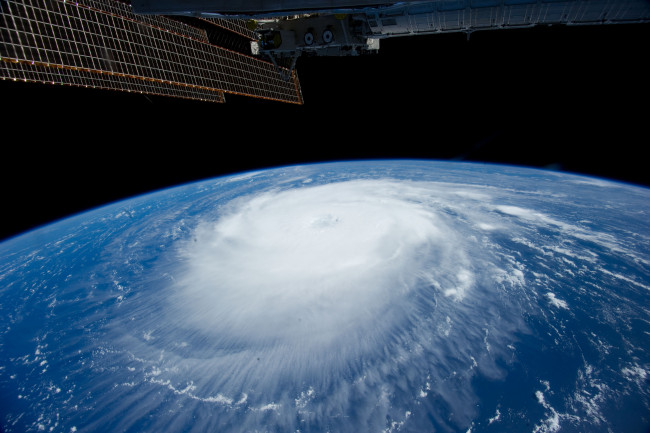 Обои картинки фото космос, земля, мкс, katia, ураган, стихия, облака
