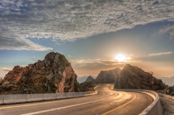 Картинка природа дороги облака солнце шоссе горы