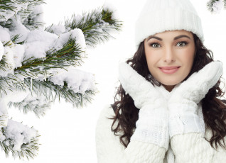 Картинка девушки -unsort+ лица +портреты шапка улыбка варежки ель зима ветка снег свитер лицо