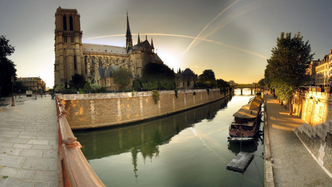Обои картинки фото города, париж , франция, баржа, набережная, собор