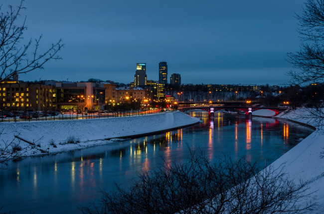 Обои картинки фото города, вильнюс , литва, мост, река, вечер