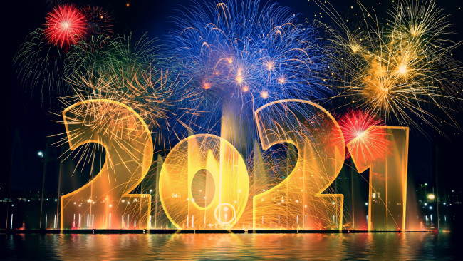 Обои картинки фото праздничные, - разное , новый год, год, фейерверк, озеро, город, огни