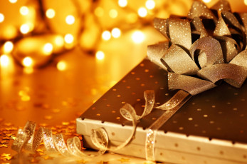 Картинка праздничные подарки+и+коробочки подарок коробка лента