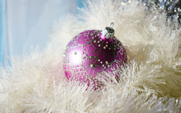 Картинка праздничные украшения шарик мишура