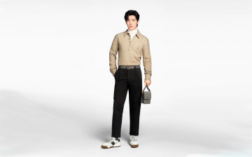 Картинка мужчины xiao+zhan актер свитер сумка