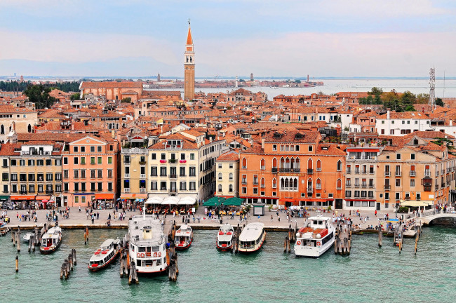 Обои картинки фото венеция, италия, города, дома, башня, катера, вода