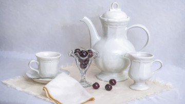 Картинка еда вишня +черешня кофейный набор вазочка вишни