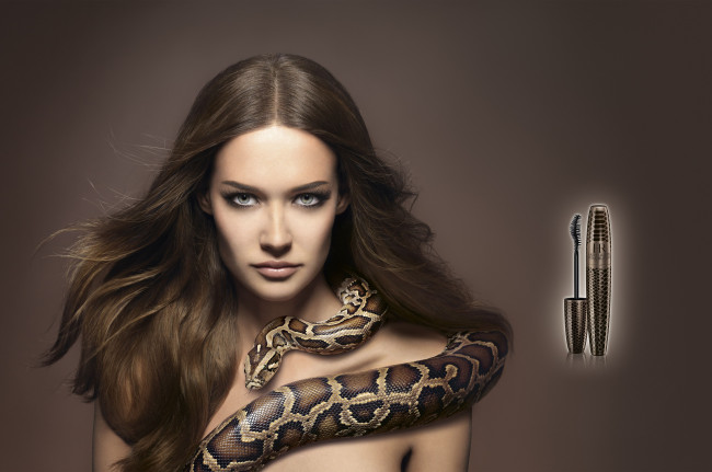 Обои картинки фото helena, rubinstein, бренды, тушь, ресницы, макияж, змея