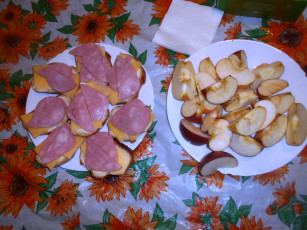 Картинка еда яблоки бутерброды хлеб колбаса сыр