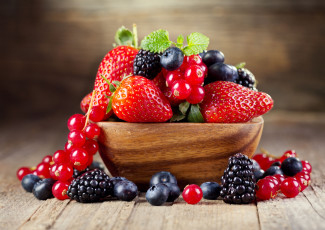 Картинка еда фрукты +ягоды красная смородина голубика ежевика клубника ягоды