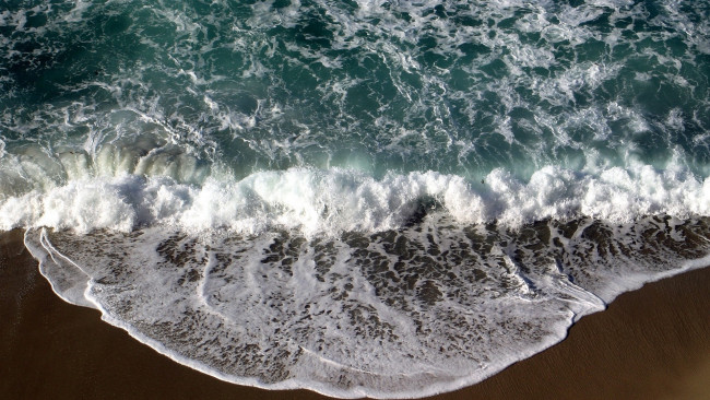 Обои картинки фото природа, моря, океаны, море, песок, пляж, волна, прибой