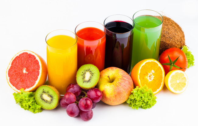 Обои картинки фото еда, напитки,  сок, фруктовый, сок, дольки, фруктов, томаты, помидоры