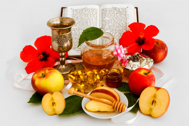 Обои картинки фото еда, мёд,  варенье,  повидло,  джем, белый, фон, яблоки, цветок, книга