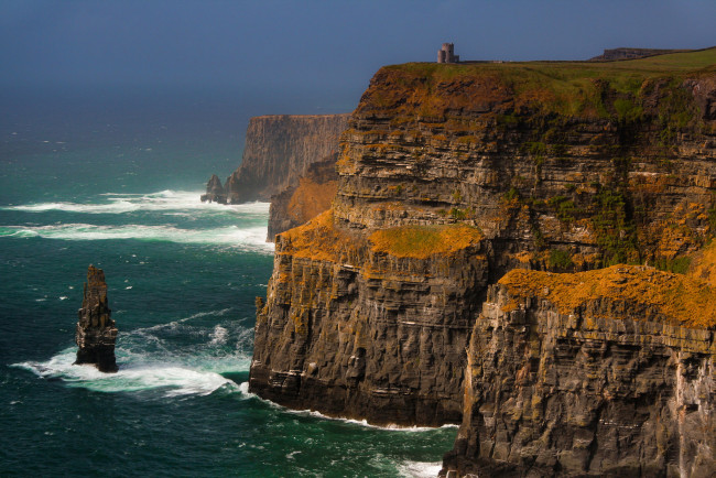 Обои картинки фото природа, побережье, море, ирландия, графство, клэр, скалы, башня