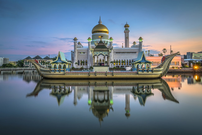 Обои картинки фото sultan omar ali saifuddin mosque, города, - мечети,  медресе, мечеть, судно