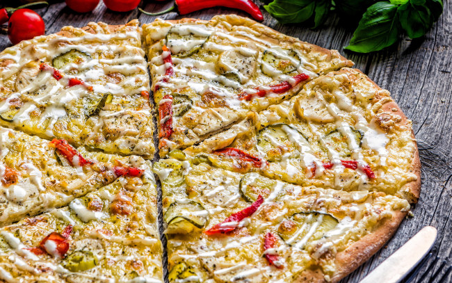 Обои картинки фото еда, пицца, вегетарианская, перец