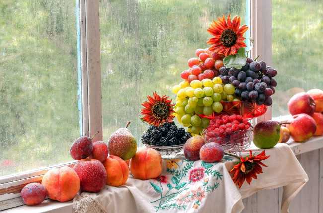 Обои картинки фото еда, фрукты,  ягоды, виноград, ежевика, персики