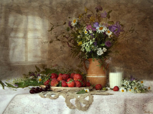 обоя еда, натюрморт, полевые, цветы, молоко, стакан