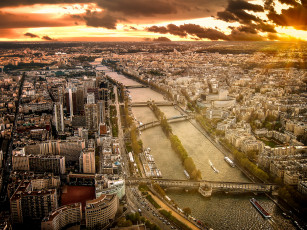 Картинка города -+панорамы закат город здания лучи река небо вид панорама