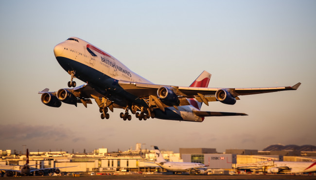 Обои картинки фото boeing 747, авиация, пассажирские самолёты, авиалайнер, полет, небо