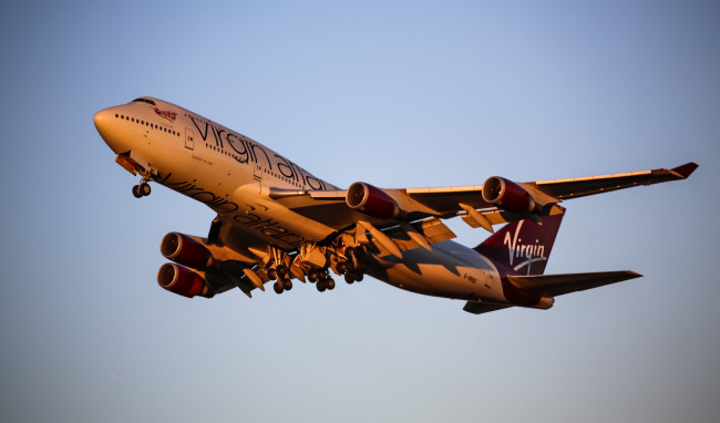 Обои картинки фото boeing 747, авиация, пассажирские самолёты, авиалайнер, полет, небо