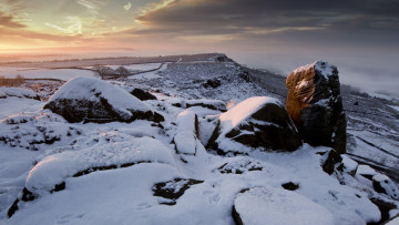 Картинка природа горы зима камни закат