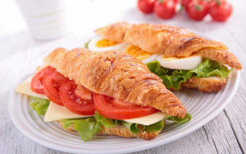 Картинка еда бутерброды +гамбургеры +канапе croissant круассан tomatoes sandwich сыр бутерброд помидоры