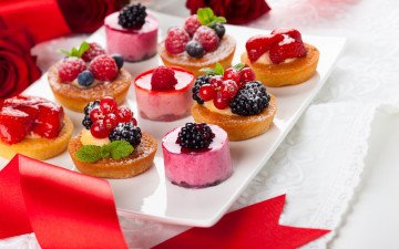Картинка еда пирожные +кексы +печенье сладкое малина berries десерт dessert смородина клубника sweet cake черника выпечка пирожное ягоды