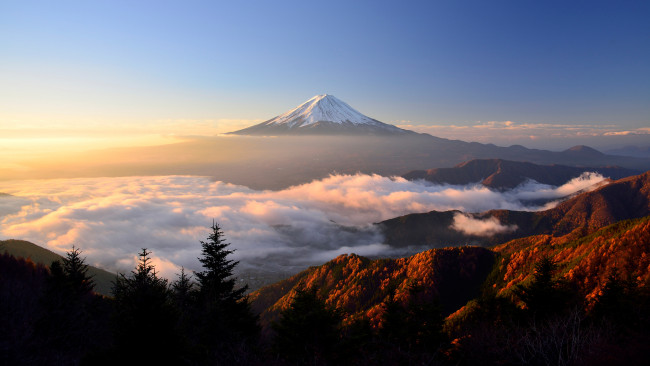 Обои картинки фото природа, восходы, закаты, Япония, остров, хонсю, стратовулкан, гора, фудзияма, осень, утро, свет