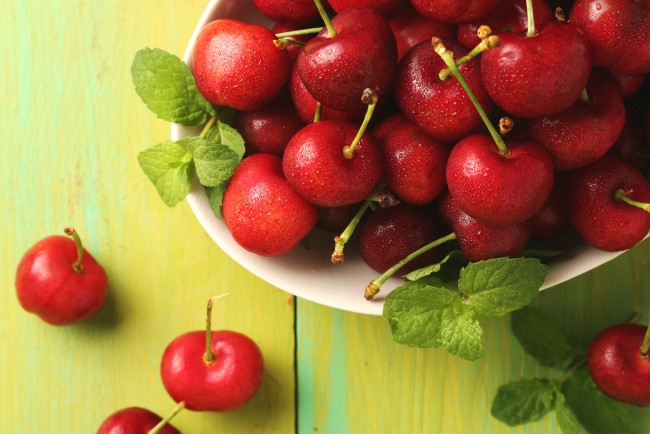 Обои картинки фото еда, вишня,  черешня, мята, красные, ягоды, вишни