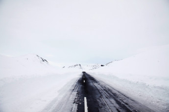 Картинка природа дороги туман снег дорога зима
