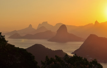 Картинка природа пейзажи рассвет бразилия горы сопки море солнце утро